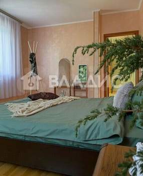 Дом 212м&sup2;, 2-этажный, участок 10 сот.  