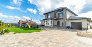 Дом 200м&sup2;, 2-этажный, участок 16 сот.  