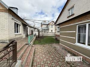 Дом 305м², 2-этажный, участок 15 сот.  