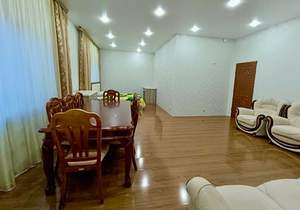 Дом 467м&sup2;, 3-этажный, участок 15 сот.  