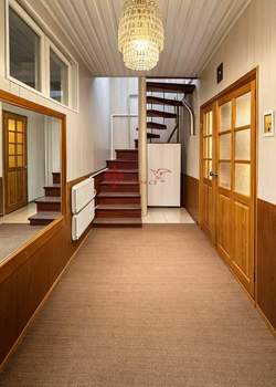 Дом 100м&sup2;, 2-этажный, участок 4 сот.  