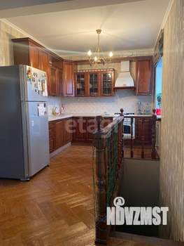 Дом 200м&sup2;, 2-этажный, участок 15 сот.  