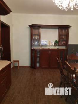 Коттедж 300м², 2-этажный, участок 15 сот.  