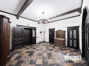 Дом 600м&sup2;, 3-этажный, участок 25 сот.  