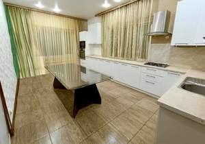 Дом 467м&sup2;, 3-этажный, участок 15 сот.  