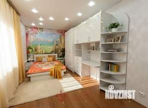 Дом 467м&sup2;, 3-этажный, участок 15 сот.  