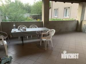 Дом 200м&sup2;, 3-этажный, участок 10 сот.  