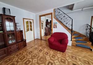 Дом 223м&sup2;, 2-этажный, участок 15 сот.  