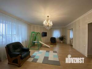 Дом 176м², 2-этажный, участок 15 сот.  