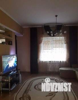 Коттедж 200м², 2-этажный, участок 15 сот.  