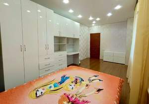 Дом 467м&sup2;, 3-этажный, участок 15 сот.  