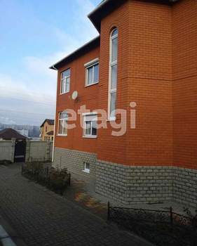 Дом 302м&sup2;, 2-этажный, участок 15 сот.  