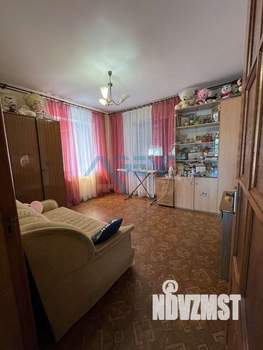 Коттедж 200м&sup2;, 2-этажный, участок 10 сот.  