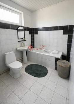 Дом 100м&sup2;, 2-этажный, участок 4 сот.  