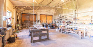 Дом 406м&sup2;, 3-этажный, участок 30 сот.  