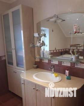 Коттедж 200м², 2-этажный, участок 15 сот.  