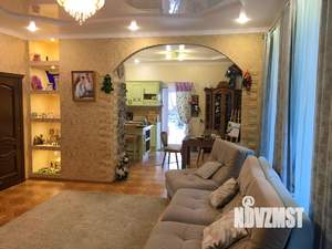 Коттедж 240м², 2-этажный, участок 6 сот.  