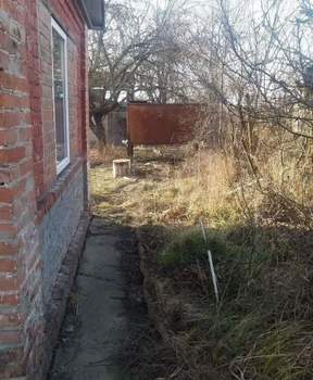 Дом 20м&sup2;, 2-этажный, участок 6 сот.  