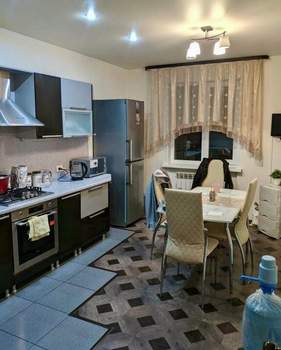 Дом 180м&sup2;, 2-этажный, участок 15 сот.  