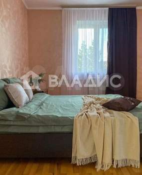 Дом 212м&sup2;, 2-этажный, участок 10 сот.  