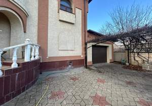 Дом 420м², 3-этажный, участок 12 сот.  