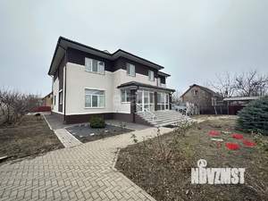 Дом 287м², 2-этажный, участок 15 сот.  