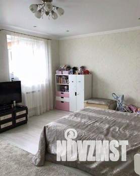 Коттедж 360м², 3-этажный, участок 15 сот.  