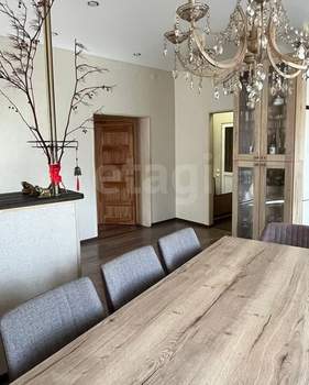 Дом 215м&sup2;, 2-этажный, участок 10 сот.  