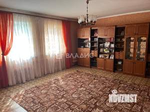 Дом 216м², 3-этажный, участок 14 сот.  