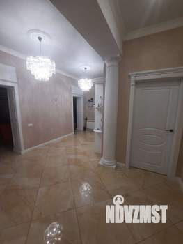 Коттедж 230м&sup2;, 2-этажный, участок 16 сот.  