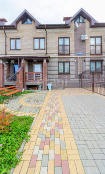 Дом 70м&sup2;, 2-этажный, участок 2 сот.  