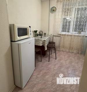 1-к квартира, посуточно, 40м2, 3/6 этаж