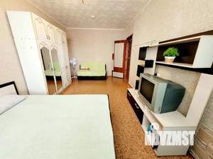 1-к квартира, посуточно, 34м2, 4/10 этаж