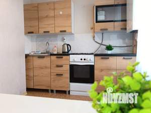 1-к квартира, посуточно, 37м2, 4/10 этаж