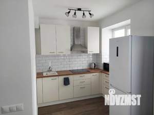 Студия квартира, посуточно, 42м2, 1/4 этаж