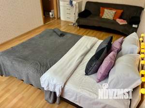 1-к квартира, посуточно, 44м2, 4/10 этаж