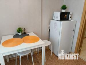 1-к квартира, посуточно, 37м2, 4/10 этаж