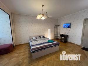 1-к квартира, посуточно, 44м2, 4/9 этаж