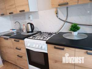 1-к квартира, посуточно, 37м2, 4/10 этаж