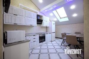 1-к квартира, посуточно, 46м2, 1/1 этаж