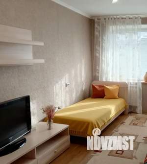 1-к квартира, посуточно, 34м2, 4/10 этаж