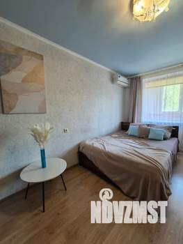 1-к квартира, посуточно, 35м2, 4/10 этаж