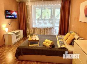 1-к квартира, посуточно, 38м2, 3/6 этаж