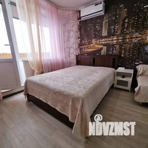 1-к квартира, посуточно, 35м2, 8/10 этаж