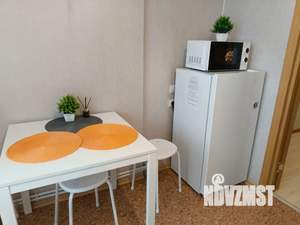 1-к квартира, посуточно, 37м2, 4/10 этаж