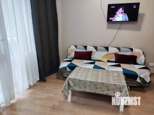 Студия квартира, посуточно, 40м2, 1/14 этаж