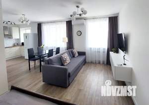 Студия квартира, посуточно, 42м2, 1/4 этаж