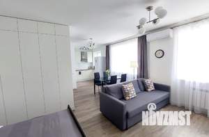 Студия квартира, посуточно, 42м2, 1/4 этаж