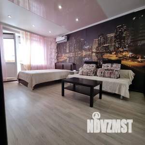 1-к квартира, посуточно, 35м2, 8/10 этаж