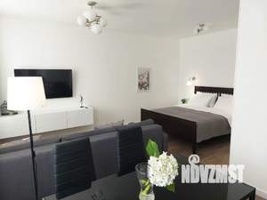 Студия квартира, посуточно, 42м2, 1/4 этаж